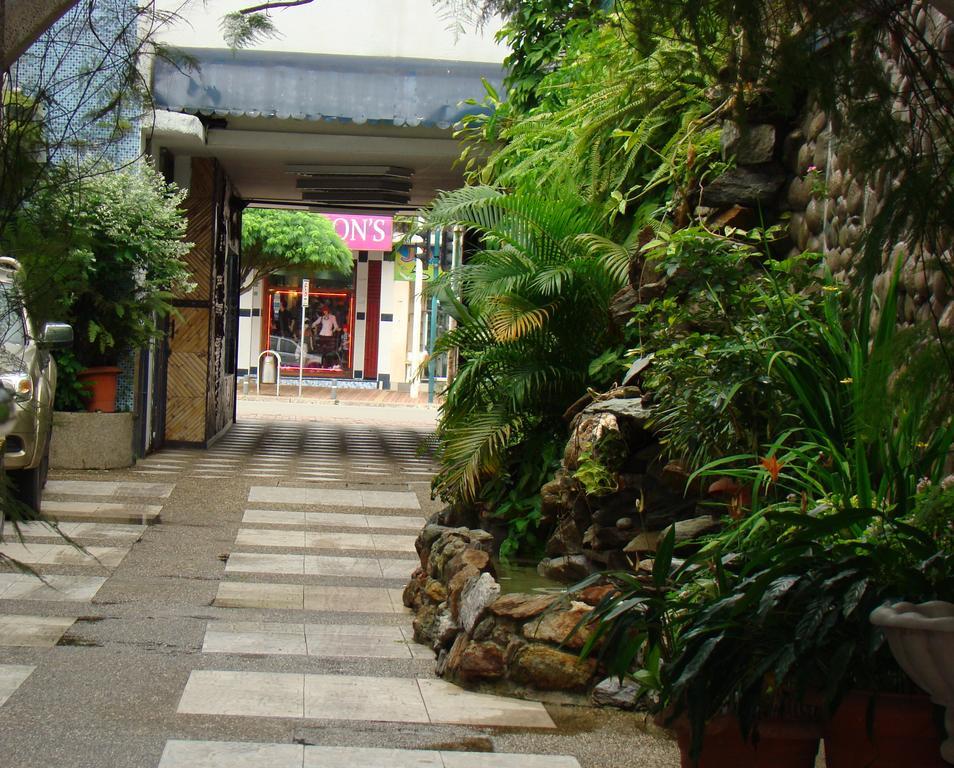 Hotel La Cascada - Lago Agrio Nueva Loja Exterior photo